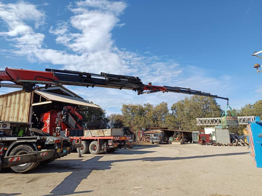 Γερανός FASSI F1500XP σε φορτηγό Volvo της Γερανοί Μήλου
