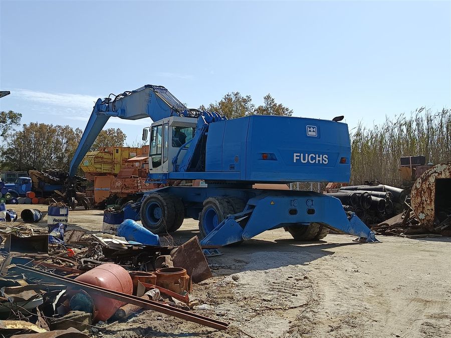 Μηχάνημα χειρισμού υλικών FUCHS MHL 360 της Γερανοί Μήλου