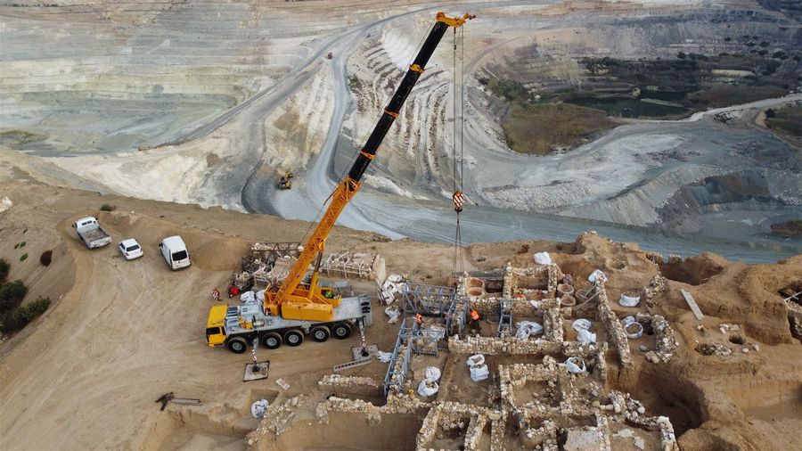 Εργασίες της Γερανοί Μήλου στη Μήλο