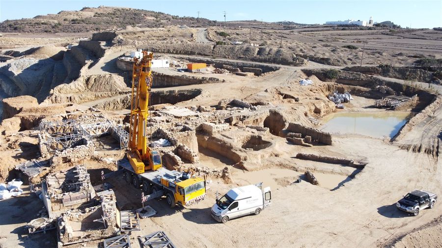 Γερανός Liebherr LTM 1090 της Γερανοί Μήλου σε εργασία