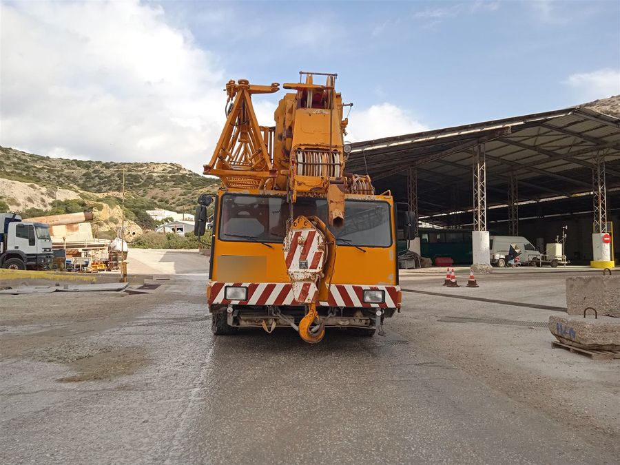Γερανός Liebherr LTM 1090 της Γερανοί Μήλου σε εργασία