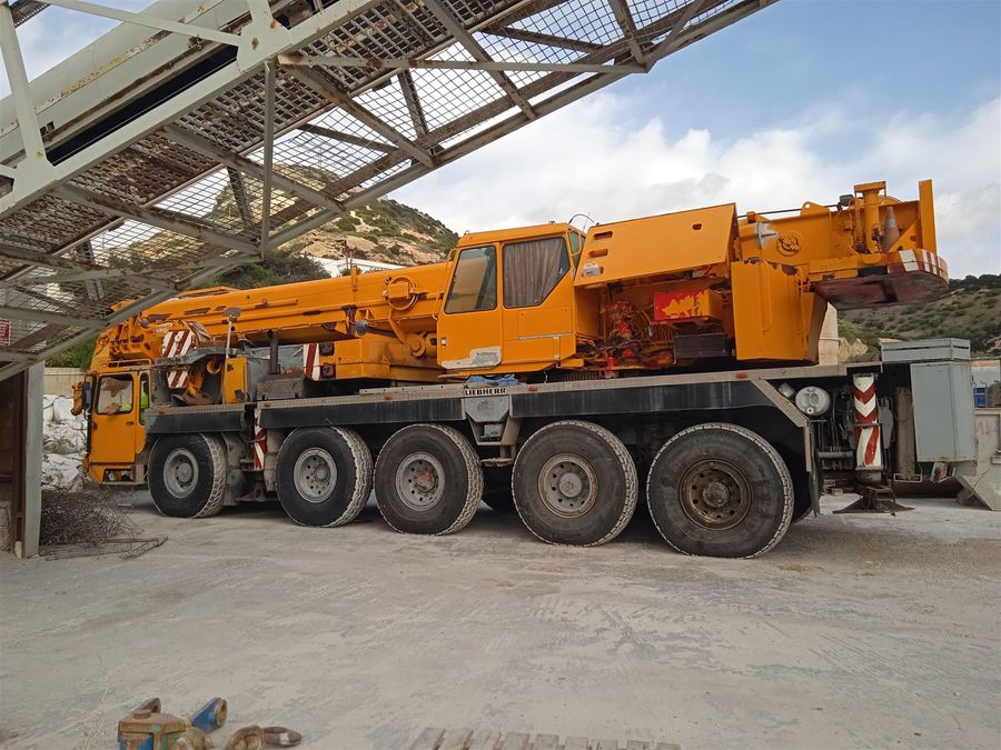 Γερανός Liebherr LTM 1090 της Γερανοί Μήλου σε εργασία