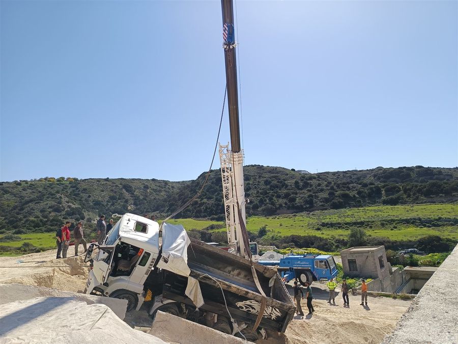 Γερανός Liebherr LTM 1160 της Γερανοί Μήλου σε εργασία