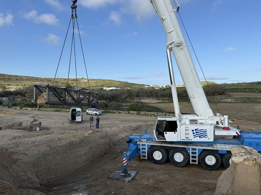 Γερανός Liebherr LTM 1160 της Γερανοί Μήλου σε εργασία